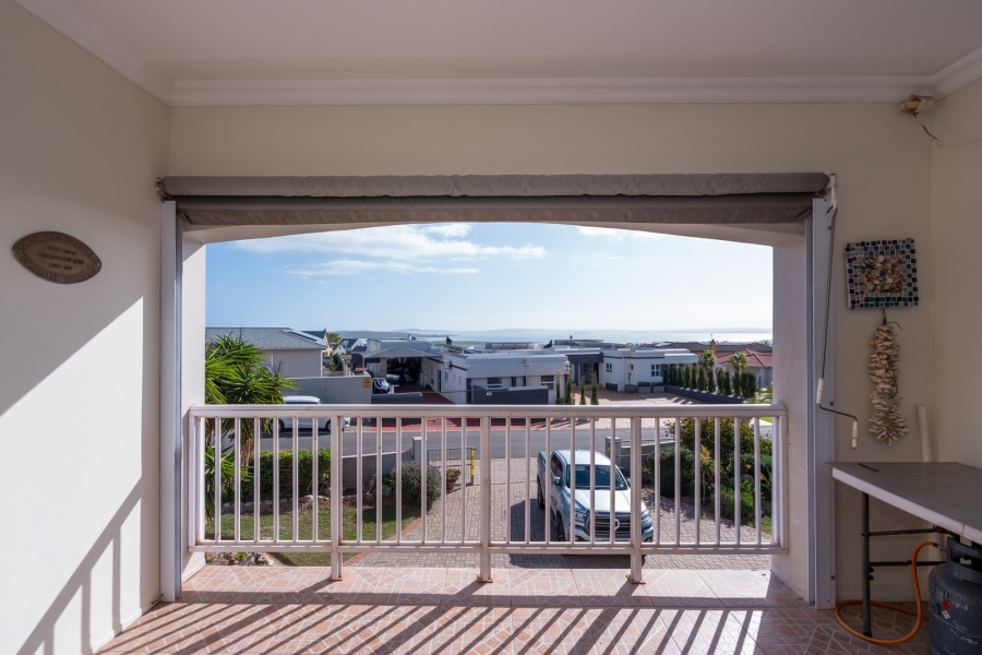 5 Bedroom Property for Sale in Myburgh Park Western Cape
